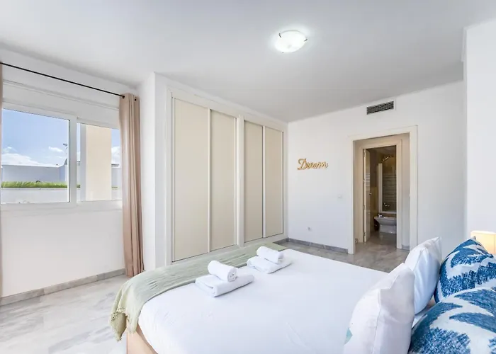 Altos De Banus 2 *